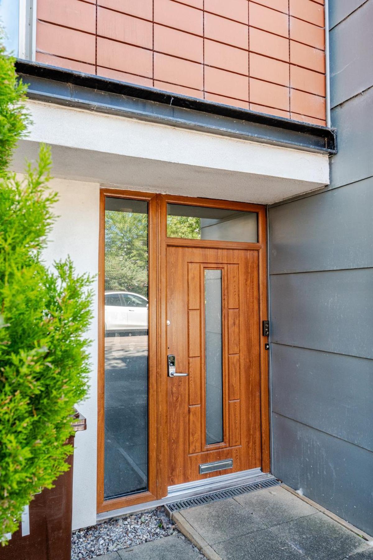 Comfortable 3-Storey House With Free Car Parking 曼彻斯特 外观 照片